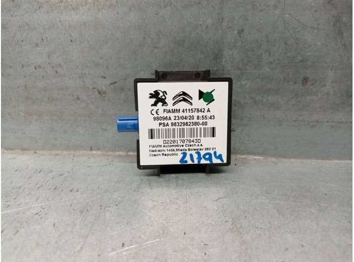 Recambio de antena para peugeot 208 ii (ub_, up_, uw_, uj_) e-208 referencia OEM IAM 9832982380