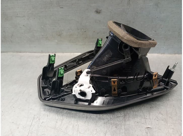 Recambio de aireador para bmw 1 (f40) 118 i referencia OEM IAM 6823188 64226823188 3