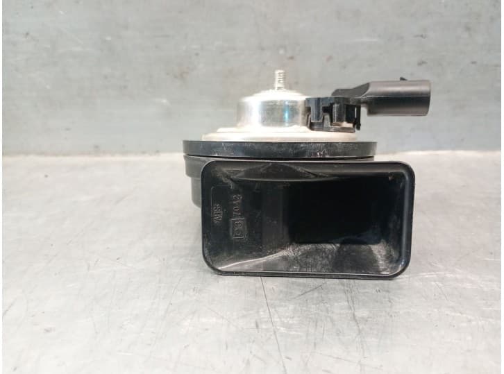 Recambio de claxon para bmw 1 (f40) 118 i referencia OEM IAM 7933222 1337933222 3