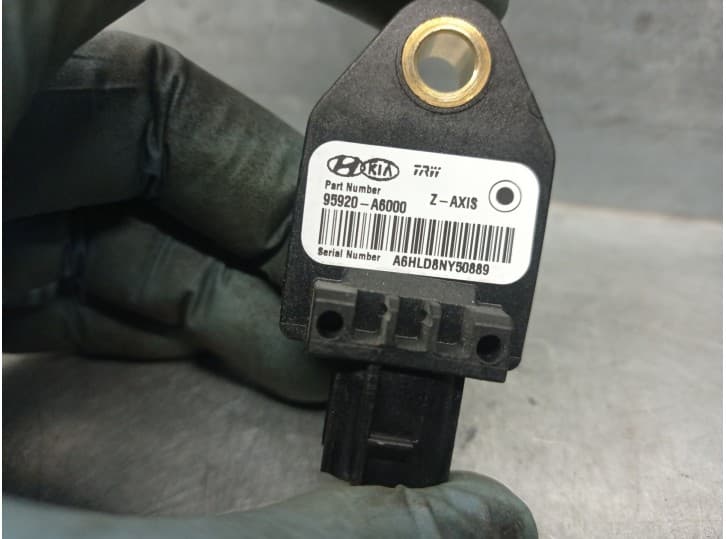 Recambio de sensor impacto para hyundai i30 (gd) 1.4 crdi referencia OEM IAM 95920A6000 4