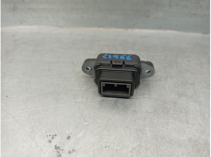 Recambio de interruptor para kia xceed (cd) 1.5 t-gdi mhev referencia OEM IAM 95580G3000 2