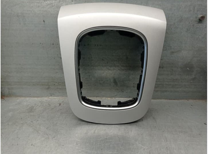 Recambio de embellecedor para audi q3 (8ub, 8ug) 2.0 tdi referencia OEM IAM 8U0864261P