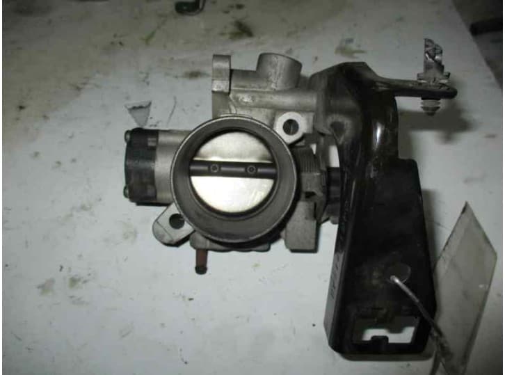 Recambio de caja mariposa para chrysler voyager (gs) 3.3 cat referencia OEM IAM 6536 6536