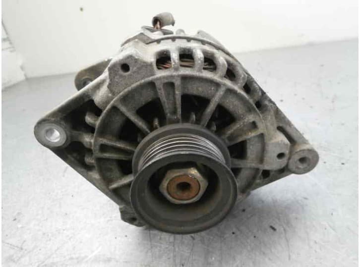 Recambio de alternador para daewoo lanos sedán (klat) 1.6 16v referencia OEM IAM