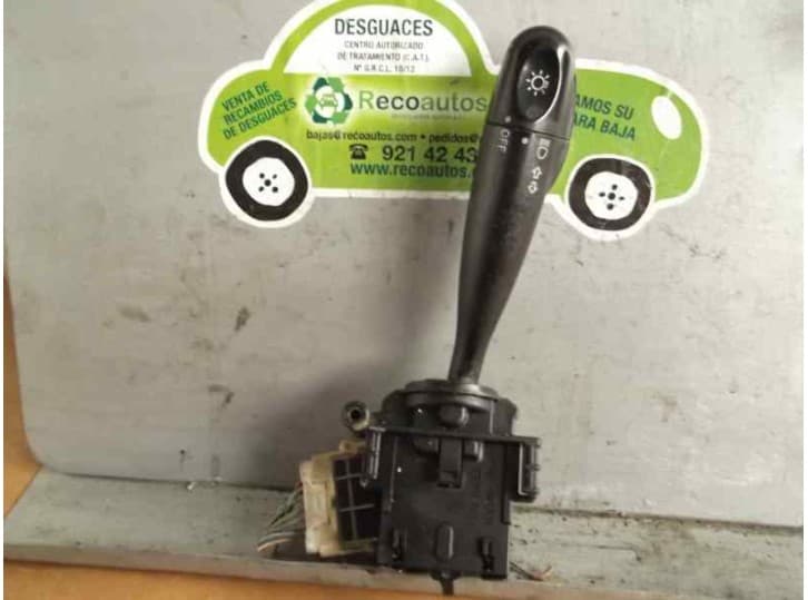 Recambio de mando luces para toyota yaris (_p1_) 1.3 (ncp10_, scp12_) referencia OEM IAM 173648