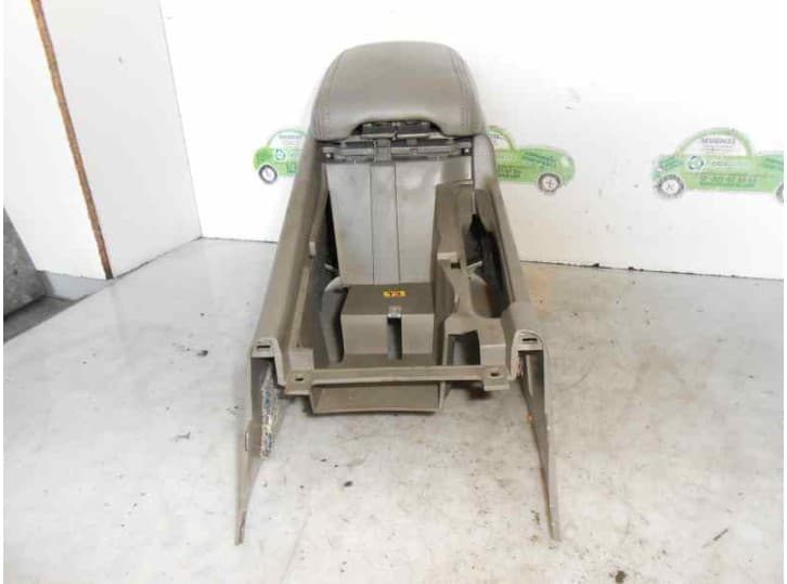Recambio de apoyabrazos central para daewoo evanda (klal) 2.0 referencia OEM IAM 3