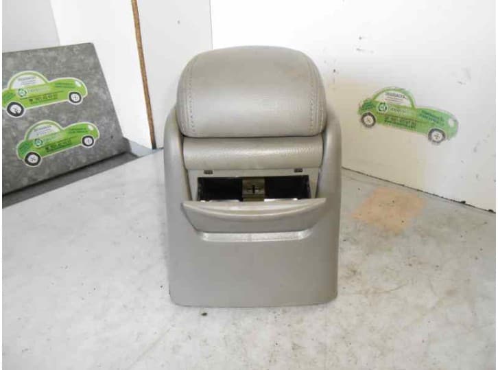 Recambio de apoyabrazos central para daewoo evanda (klal) 2.0 referencia OEM IAM 4
