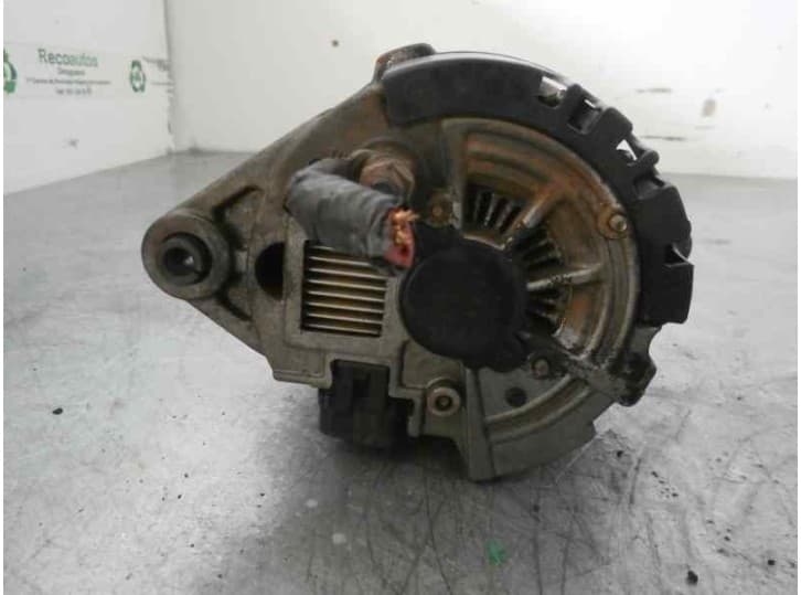Recambio de alternador para daewoo lanos (klat) 1.5 referencia OEM IAM 3