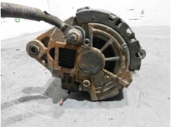 Recambio de alternador para daewoo lanos (klat) 1.5 referencia OEM IAM 4