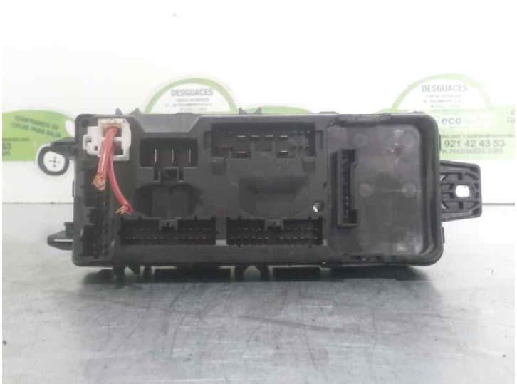 Recambio de caja reles / fusibles para volvo s40 i (644) 1.8 i referencia OEM IAM 9729G05
