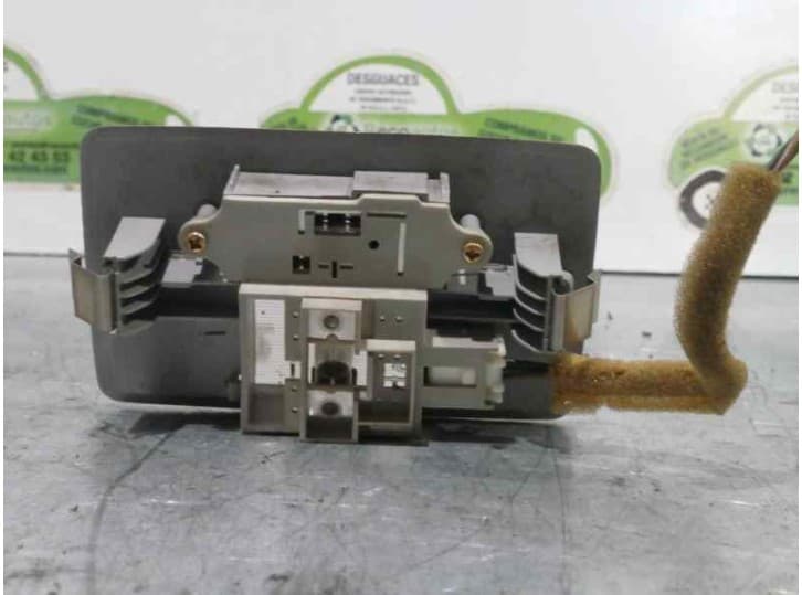 Recambio de luz interior para mazda 3 (bk) 1.6 (bk14) referencia OEM IAM GJ6A69970FKZ 2