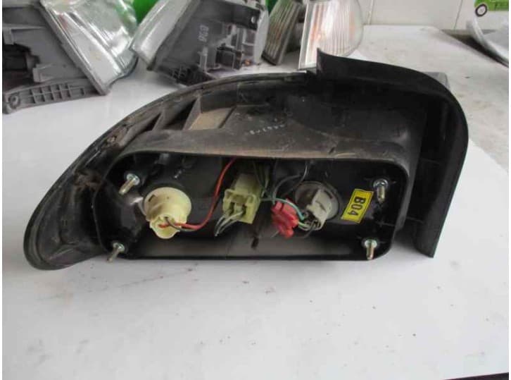 Recambio de piloto trasero derecho para hyundai sonata iv (ef) 2.0 16v referencia OEM IAM 2