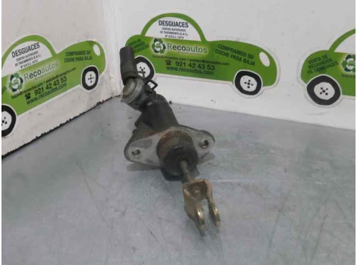 Recambio de bomba embrague para hyundai h-1 furgoneta (a1) 2.5 td referencia OEM IAM 2