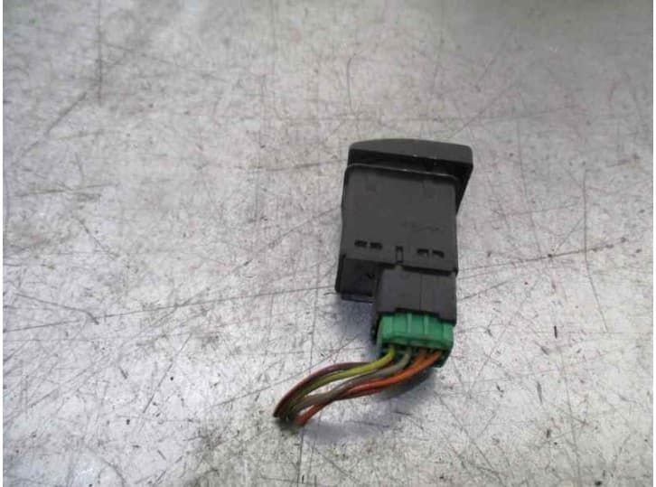 Recambio de boton apertura deposito para tata safari (42_fd) 2.0 tdi referencia OEM IAM 2