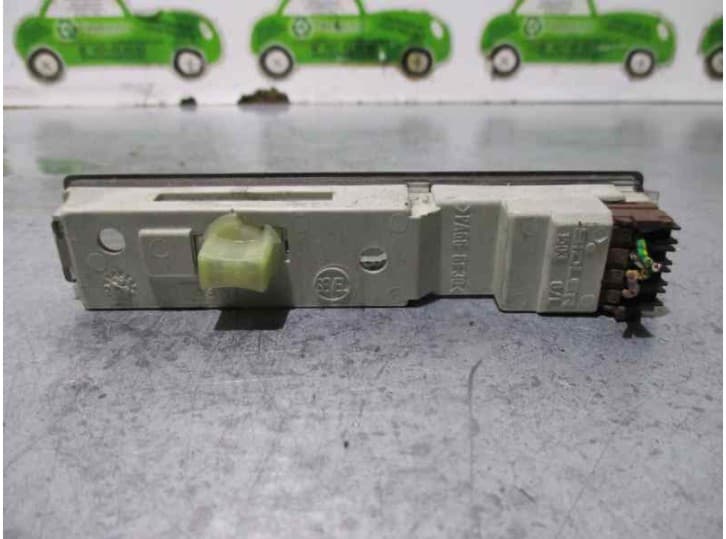 Recambio de luz interior para peugeot 806 (221) 2.0 hdi referencia OEM IAM 2