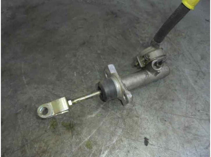 Recambio de bomba embrague para ford fiesta iii (gfj) 1.4 referencia OEM IAM 2