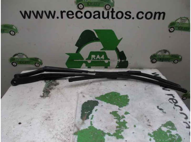 Recambio de brazo limpia delantero derecho para hyundai i30 (fd) 1.4 referencia OEM IAM 2