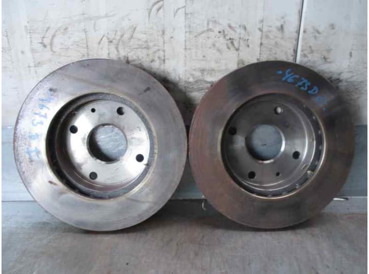 Recambio de disco freno delantero para daewoo nubira sedán (j200) 1.6 referencia OEM IAM