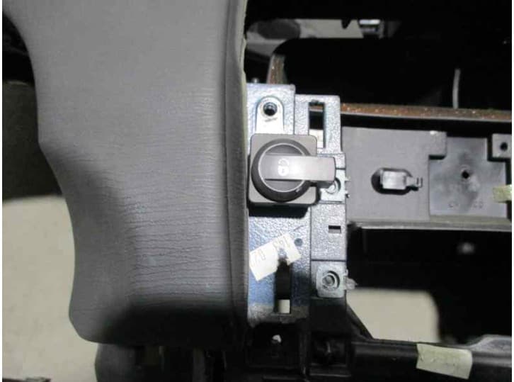 Recambio de salpicadero para citroën c4 i (lc_) 1.6 hdi referencia OEM IAM 8211NQ NEGRO. 5