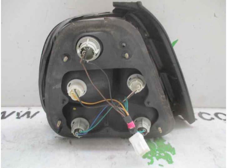 Recambio de piloto trasero derecho para daewoo leganza (klav) 2.2 16v referencia OEM IAM 2