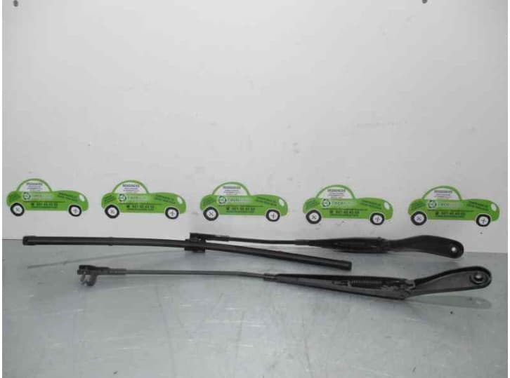 Recambio de brazo limpia delantero derecho para volvo v50 (545) 2.0 d referencia OEM IAM