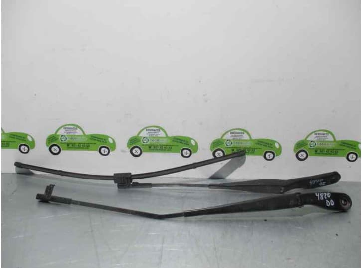 Recambio de brazo limpia delantero derecho para volvo v50 (545) 2.0 d referencia OEM IAM 2