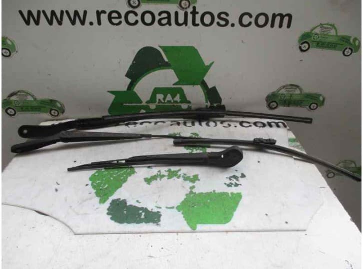 Recambio de brazo limpia delantero derecho para volvo v50 (545) 2.0 d referencia OEM IAM