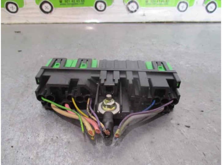 Recambio de caja reles / fusibles para citroën c3 i (fc_, fn_) 1.4 hdi referencia OEM IAM 2