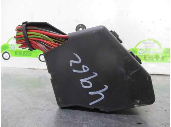 Recambio de caja reles / fusibles para audi a4 b6 (8e2) 1.9 tdi referencia OEM IAM  2716614 2