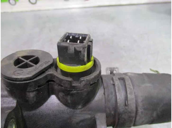 Recambio de termostato para volkswagen golf iii (1h1) 1.6 referencia OEM IAM   VEMO 4