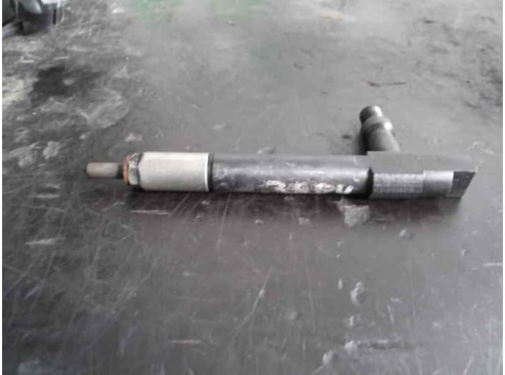 Recambio de inyector para mazda premacy (cp) 2.0 td referencia OEM IAM  6960