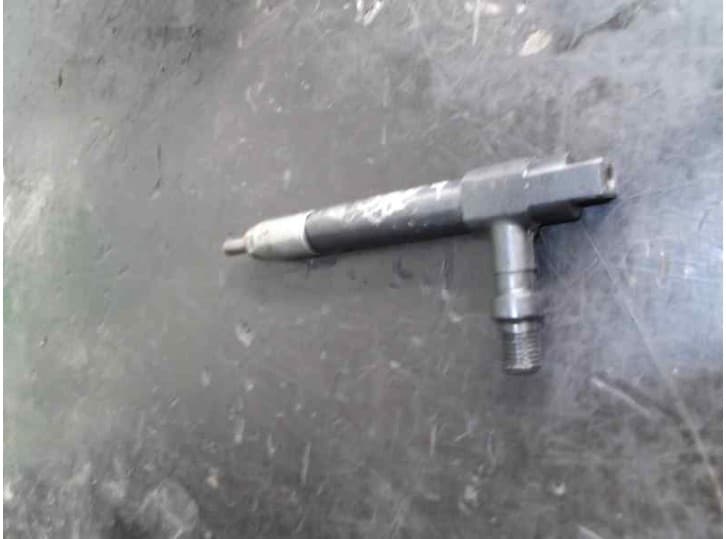 Recambio de inyector para mazda premacy (cp) 2.0 td referencia OEM IAM  6960 2