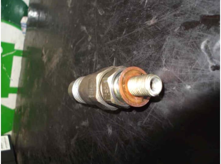 Recambio de inyector para nissan almera i (n15) 2.0 d referencia OEM IAM 71A1361 71A1361 2