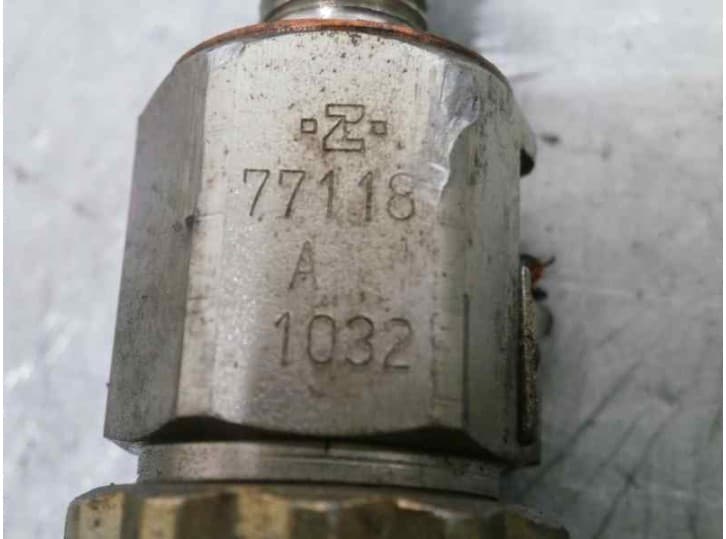 Recambio de inyector para nissan almera i (n15) 2.0 d referencia OEM IAM 71A1361 71A1361 4