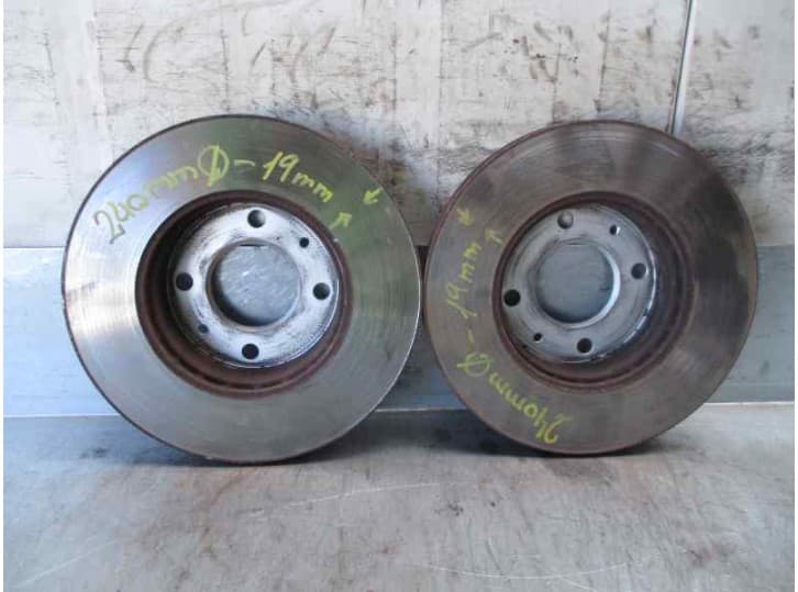 Recambio de disco freno delantero para hyundai getz (tb) 1.3 i referencia OEM IAM