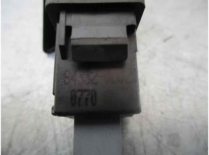 Recambio de warning para toyota yaris (_p9_) 1.0 vvt-i (ksp90_) referencia OEM IAM 843320D020 4