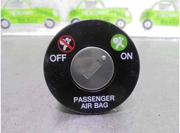 Recambio de boton airbag para kia sorento i (jc) 2.5 crdi referencia OEM IAM