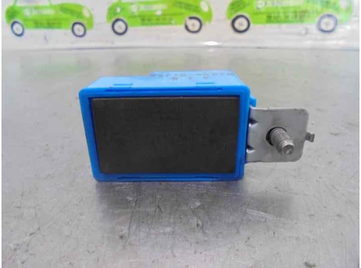 Recambio de rele para kia sorento i (jc) 2.5 crdi referencia OEM IAM 957104D010 2
