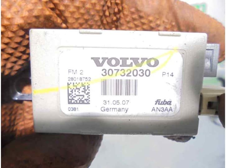 Recambio de antena para volvo c30 (533) t5 referencia OEM IAM 30732030 2818752 FUBA 3