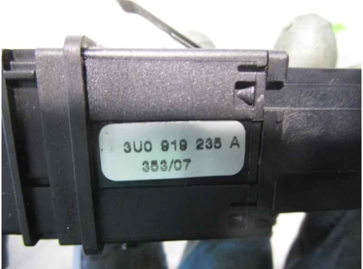 Recambio de mando para skoda superb i (3u4) 1.9 tdi referencia OEM IAM 3U0919235A 35307 3