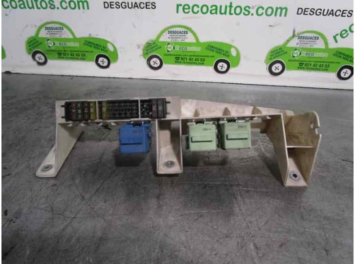 Recambio de caja reles / fusibles para bmw x5 (e53) 3.0 d referencia OEM IAM 61138383720