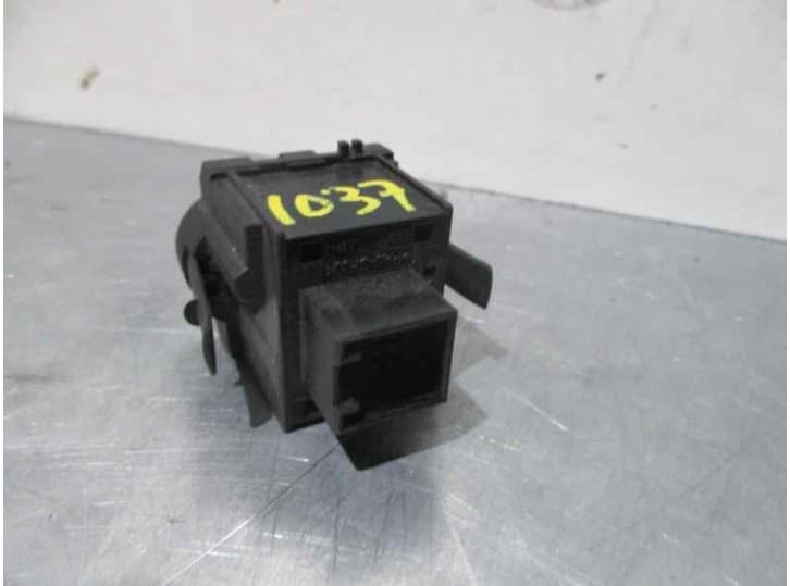 Recambio de botones salpicadero para volkswagen golf vi (5k1) 1.6 tdi referencia OEM IAM 2