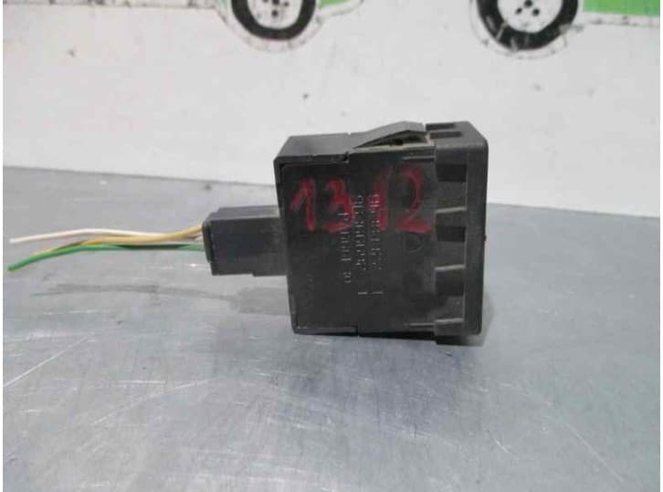 Recambio de botones salpicadero para peugeot partner (s2) 1.9 diesel referencia OEM IAM 2