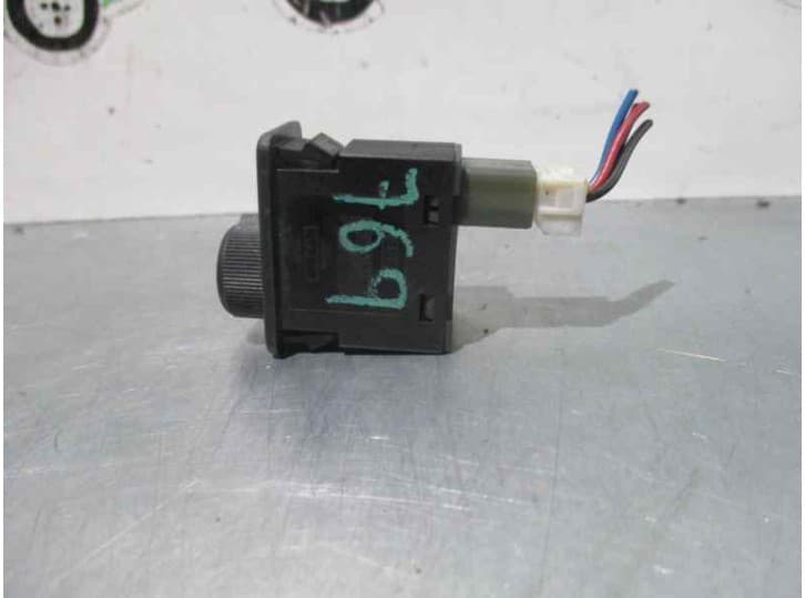 Recambio de botones salpicadero para nissan almera tino (v10) 2.0 referencia OEM IAM 2