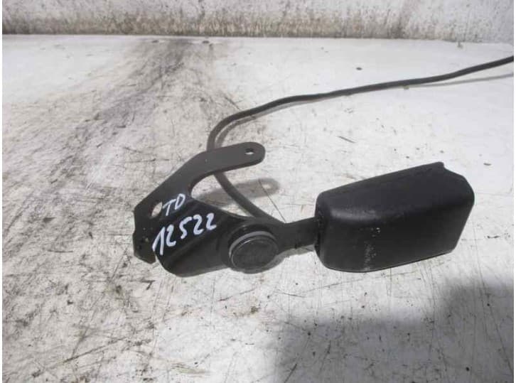 Recambio de enganche cinturon trasero derecho para infiniti q50 50 d referencia OEM IAM 4