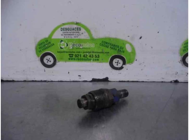 Recambio de inyector para hyundai h-1 furgoneta (a1) 2.5 td referencia OEM IAM 78018A 2