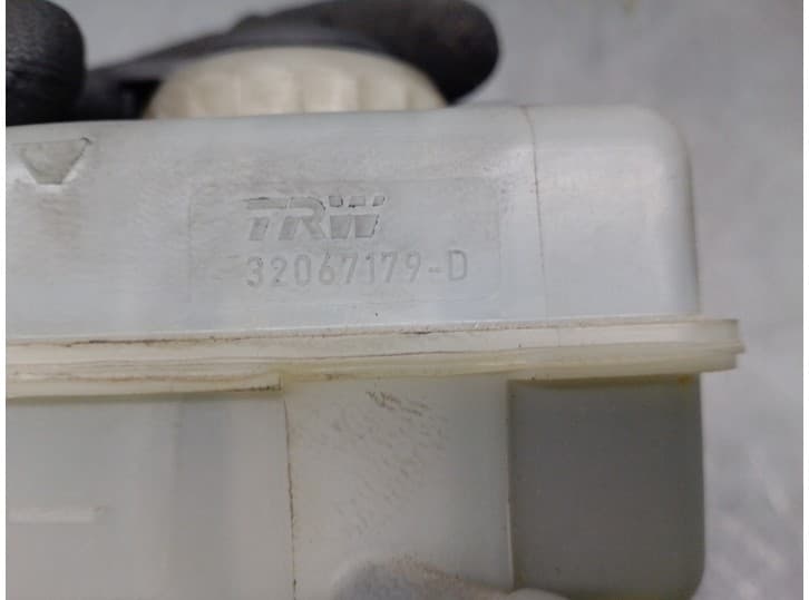 Recambio de bomba freno para bmw 5 (e60) 530 d referencia OEM IAM 32067179D  TRW 5