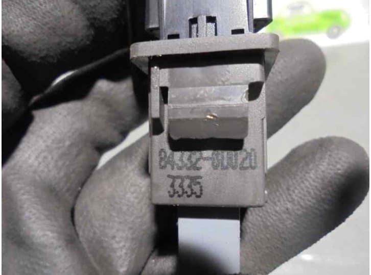Recambio de warning para toyota yaris (_p9_) 1.3 vvt-i (scp90_) referencia OEM IAM 843320D020 3