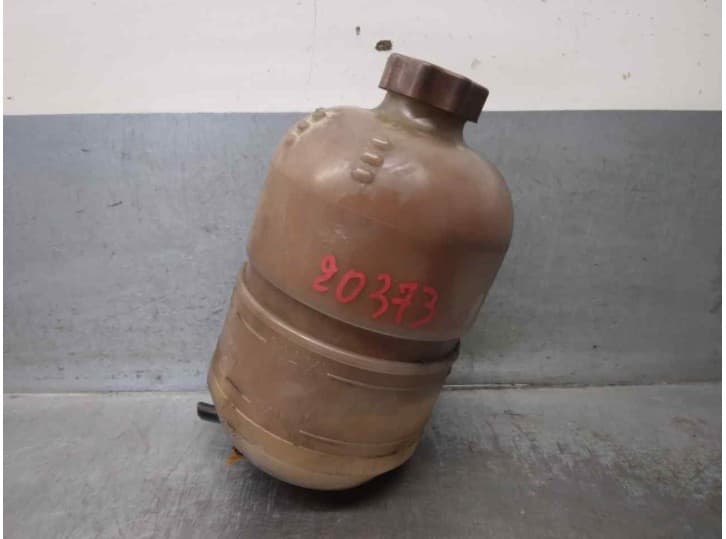 Recambio de deposito expansion para renault 9 1.4 referencia OEM IAM 7701203220 2