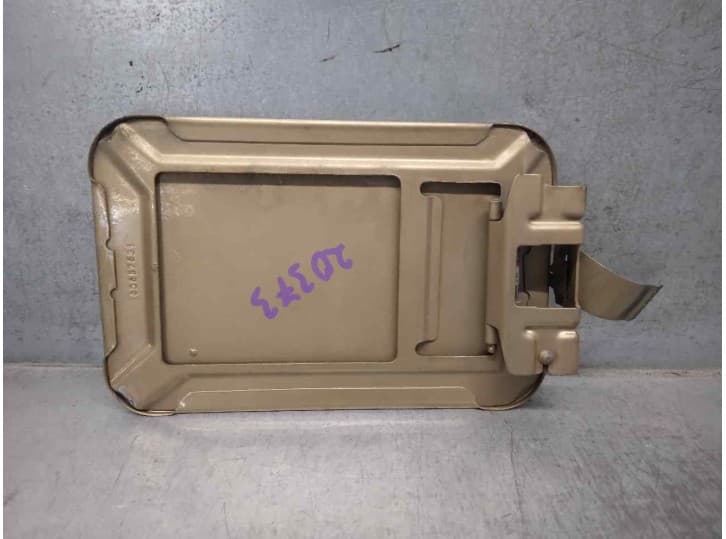 Recambio de tapa exterior combustible para renault 9 1.4 referencia OEM IAM 0687631 2